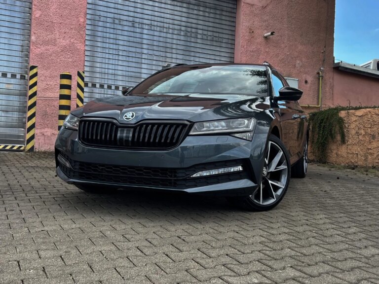 Škoda Superb Combi 2.0 TDI SCR Sportline 4×4 DSG