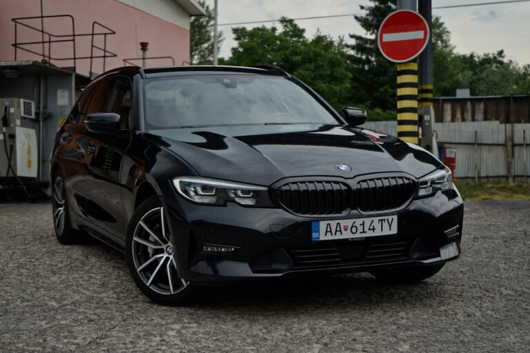 BMW Rad 3 Touring 330e PHEV  A/T